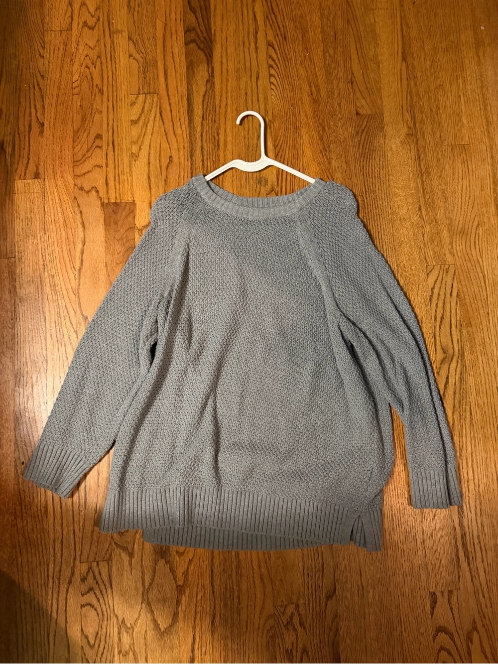 Old Navy Medium Light Gray Crewneck Sweater